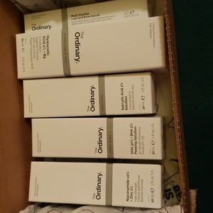 The ordinary serum/niacinamides/hyaluronic/peeling solution/salicylic/lash serum